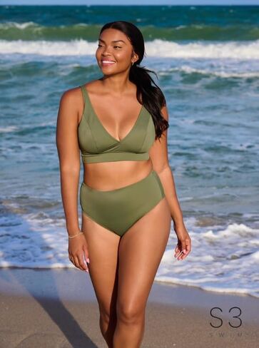Women's Plunge Bikini Top in Kuwait