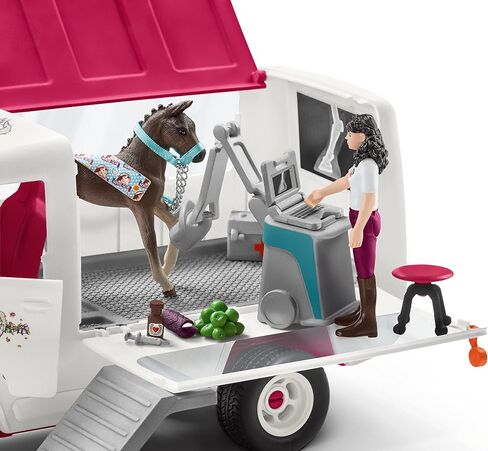 مجموعة لعبة Schleich Horse Club Sarah's Baby Horse Care Toy - Little Farm Care Care Horse و Little Farm و Puppy with Assessories Play Toy Toy For Boys and Girls ، هدية للأطفال الذين تتراوح أعمارهم بين 5 سنوات in Kuwait