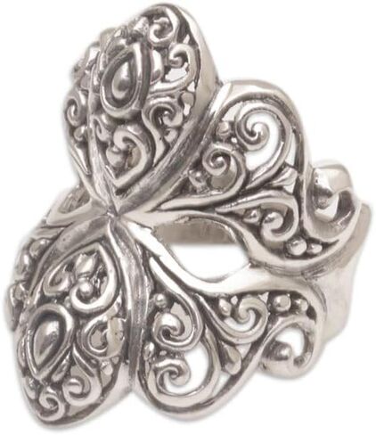 Novica الحرفي المصنوع يدويا. in Saudi Arabia