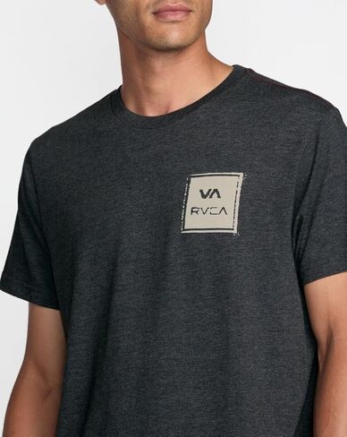 غلاف رجال RVCA القصير in Saudi Arabia