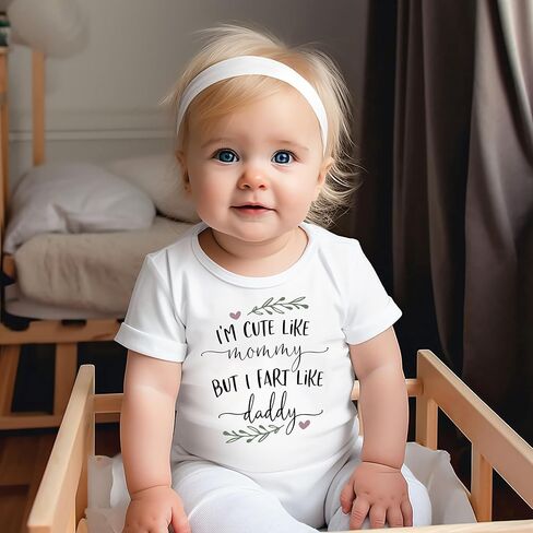 Daddy's Little Girl - Mommy's Whole World Bodysuit I'm Cute Like Mommy But I Fart Like Daddy Romper هدية استحمام مرحة (0-6 أشهر، رومبر لطيف بأكمام قصيرة) in Kuwait