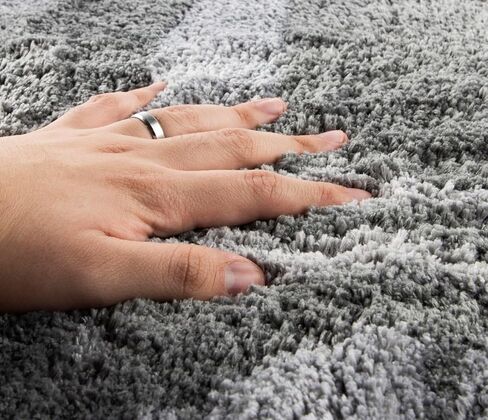 Jay Franco Marvel Spiderman Red Fluffy Accent Rug - 4 x 3 ft Area Rug for Kids Bedroom, Living Room, or Home Decor in Kuwait