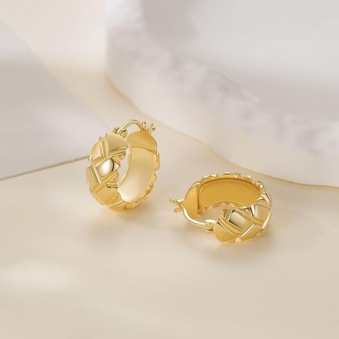 أقراط ذهبية من الذهب 14 كيلو آرنجات للنساء العصرية الناضجة والثقة مع النقوش المعينية حلق مكتنزة مكتنزة سميكة للنساء 20 ملم in Kuwait