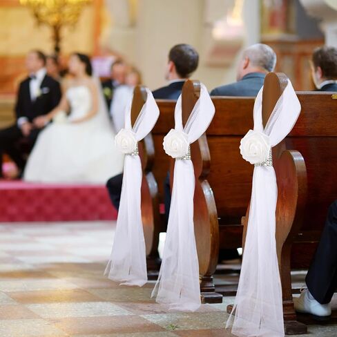 Olgaa الزفاف زخرفة ممر لحفلات الحفل من 24 ، كرسي زفاف الزهور زهور الزهور ديكورات الكنيسة مع الورود البيضاء الاصطناعية in Kuwait