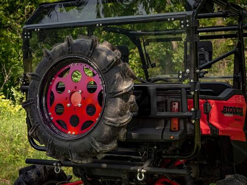SuperAtv UTV Park Tyre Carrier متوافق مع 2016+ Honda Pioneer 1000-5/1000-5 Deluxe ، 2017+ 1000-5 Limited Edition ، بدون حفر أو لحام ، إطارات (ما يصل إلى 70 رطلاً) ، انظر Fitment ، USA Made in Kuwait