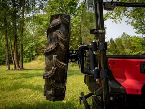 SuperAtv UTV Park Tyre Carrier متوافق مع 2016+ Honda Pioneer 1000-5/1000-5 Deluxe ، 2017+ 1000-5 Limited Edition ، بدون حفر أو لحام ، إطارات (ما يصل إلى 70 رطلاً) ، انظر Fitment ، USA Made in Kuwait