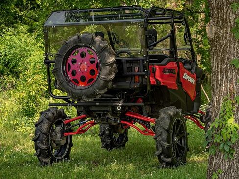 SuperAtv UTV Park Tyre Carrier متوافق مع 2016+ Honda Pioneer 1000-5/1000-5 Deluxe ، 2017+ 1000-5 Limited Edition ، بدون حفر أو لحام ، إطارات (ما يصل إلى 70 رطلاً) ، انظر Fitment ، USA Made in Kuwait