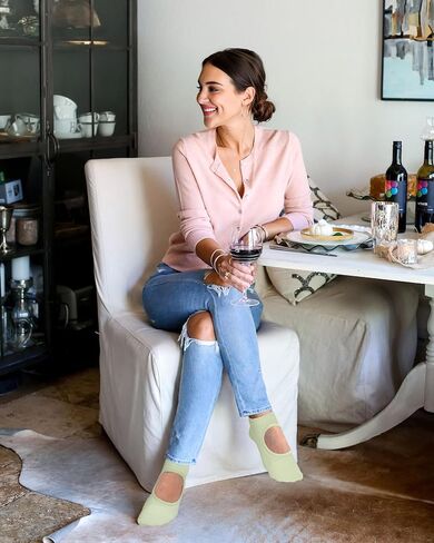 Iseasoo Pilates Socks for Women Non Slip Grip Socks Yoga Socks Ankle Grippy Socks Woman for Barre, Hospital, Barefoot in Kuwait