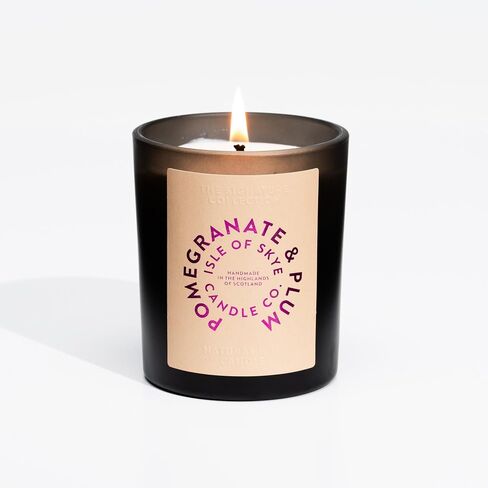 شركة Isle of Skye Candle Company كبيرة من خشب الصندل والبتشولي من شركة Isle of Skye Candle ، Beige in Saudi Arabia