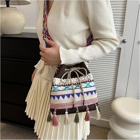 حقيبة دلو قماش الرباط مع Fringe - Boho المحافظ للنساء ، حقائب اليد Crossbody in Saudi Arabia