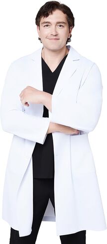 شورت الرجال ومعطف المختبر الطويل in Kuwait