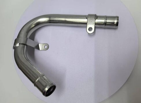 Hose Radiator Pipe 16577-35070 Compatible with Toyota 4Runner Pickup Hilux 22R 22RE in Kuwait