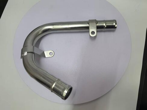 Hose Radiator Pipe 16577-35070 Compatible with Toyota 4Runner Pickup Hilux 22R 22RE in Kuwait