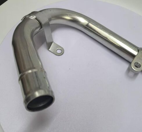Hose Radiator Pipe 16577-35070 Compatible with Toyota 4Runner Pickup Hilux 22R 22RE in Kuwait