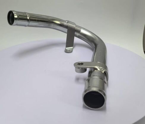 Hose Radiator Pipe 16577-35070 Compatible with Toyota 4Runner Pickup Hilux 22R 22RE in Kuwait