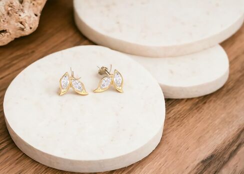 4.00 Carat E-F/VVS-VS Marquise Moissanite Stylist Earring With Screw Back Made in Solid Gold in Kuwait