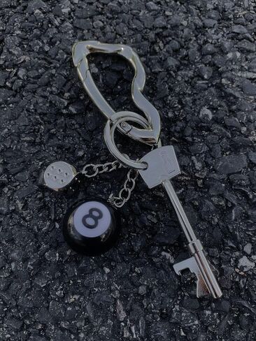Cute Carabiner Keychain Clips Cool Modern Irregular Design Carabiner Hook Holder Key Ring Clasp for Men Women Gift in Saudi Arabia