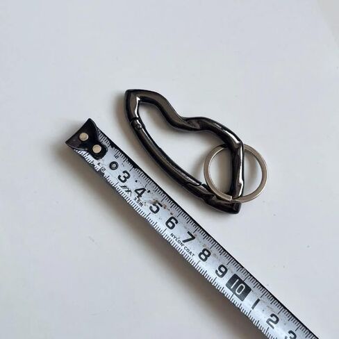 Cute Carabiner Keychain Clips Cool Modern Irregular Design Carabiner Hook Holder Key Ring Clasp for Men Women Gift in Saudi Arabia