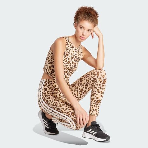 بنطال ضيق نسائي من adidas Essentials بطبعة حيوانات بثلاثة خطوط in Saudi Arabia