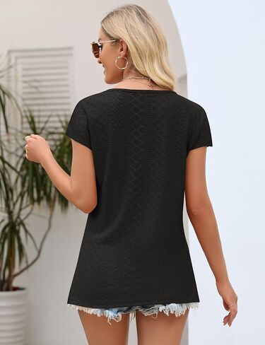 تي شيرت نسائي كاجوال بأكمام قصيرة من LUYAA برقبة على شكل حرف V وبلوزات تونيك فضفاضة صيفية أساسية in Kuwait