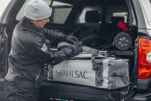 حقيبة STAHLSAC Abyss Duffel، متوسطة 75 لتر: حقيبة مقاومة للماء للسفر ومعدات الغوص. in Kuwait