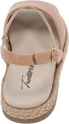 Trotters Women's Pepper Flat Sandal in Saudi Arabia