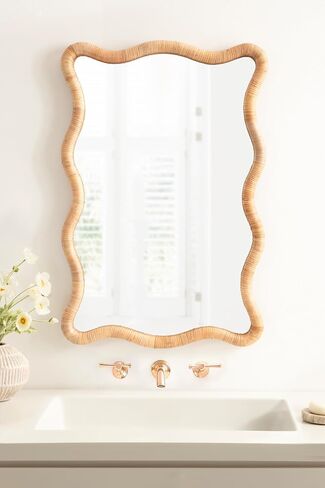 Kate and Laurel Rahfy Boho Restangle Rattan Wall Mirror ، 24 × 36 ، الخشب الطبيعي ، مرآة متموجة مستطيلة مزخرفة مع إطار راتان أصيل لزخرفة مرآة الحمام in Saudi Arabia