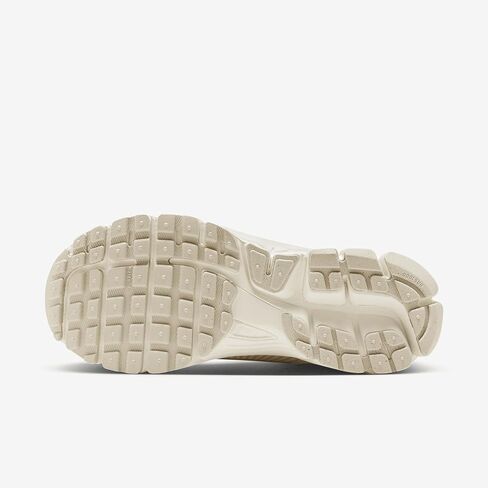Nike Zoom Vomero 5 Women’s Shoes (FQ6868-111 ، Pale Ivory/Pale IV) ، حجم 11 in Saudi Arabia