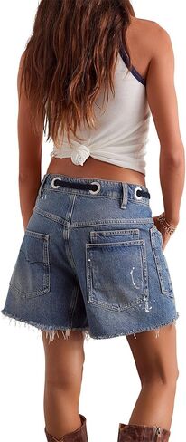 Women's Moxie Shorts, White in Saudi Arabia