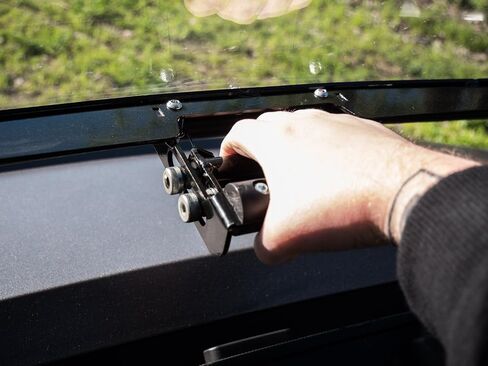 SuperATV 1/4 "الزجاج الأمامي Polycarbonate Flip لعام 2018+ Polaris Ranger XP 1000 / 2019+ Polaris Ranger XP 1000 Crew | 2 في 1 مواقف مغلقة بالكامل أو مقلوبة | مقاومة للخدش | مصنوعة في الولايات المتحدة الأمريكية in Kuwait