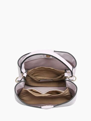 Tati Satchel in Saudi Arabia