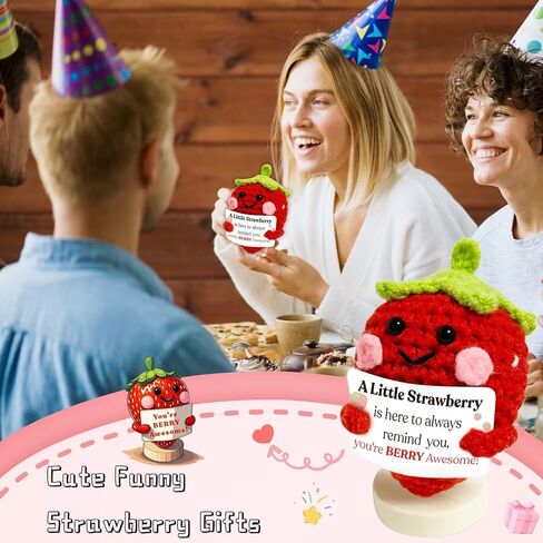 هدايا الفراولة لها الدعم العاطفي الإيجابي: النساء رجال صديقة صديقها زوجة الزوج الهدايا الذكرى عيد ميلاد عيد الميلاد ، والفراولة اللطيفة اليدوية والحب بطاقة مفتاح بطاقة (الحب) in Kuwait