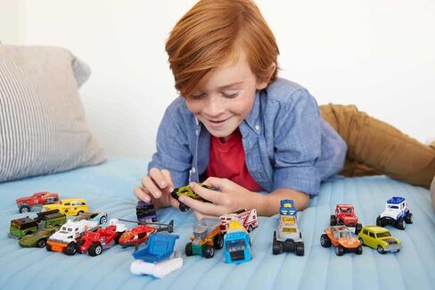 Matchbox Toy Cars or Trucks 8-Pack, Set of 8 Die-Cast 1:64 Scale Vehicles, Themed Multipack, Including 1 Exclusive (Styles May Vary) in Saudi Arabia