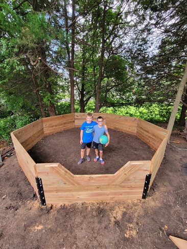 Gaga Pit Brackets, DIY Design, 11 Gauge (1/8 in) Powder Coated Steel, Easy Assembly, Includes Bolts/Washers/Locknuts, Wood Not Included in Saudi Arabia