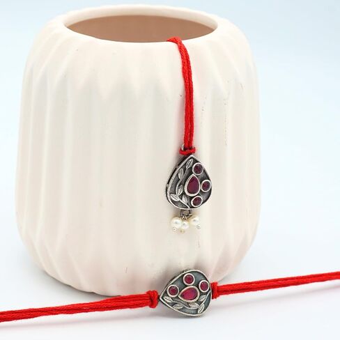 Rakhi Giftbox | Premium Bhaiya Bhabhi Rakhi Giftbox مع مجموعة Rakhi Red Silver ، Choco ، Pooja Thali ، Roli Chawal وبطاقة تحية مسبقة | مجموعة الهدايا راخي in Kuwait