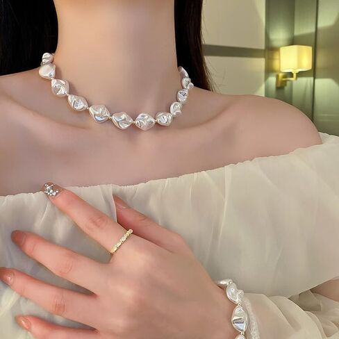 Chunky Pearl Necklace for Women Baroque Pearl Choker Necklace White Freshwater Pearl Necklace Dainty Irregular Large Pearl Necklace Thick Pearl Beaded Chain Necklace in Kuwait