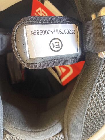 إجابة Racing 447645 A23 AR1 V2 خوذة Bold: Red/White ، M. in Kuwait