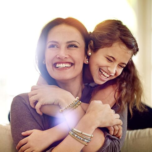 Y1tvei 7Pcs Mama Gray Bracelets Set Wooden Stackable Heishi Polymer Clay Beaded Stretch Surfer Bracelet Dainty Gold Plated Beads Elastic Layering Bracelet Mama to Be Mother's Day Gifts for Mom in Kuwait