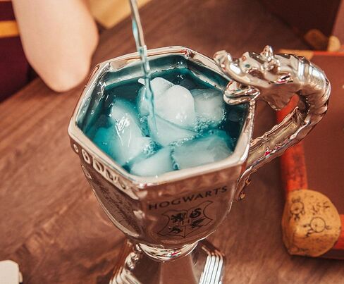 Seven20 Harry Potter Triwizard Cup Cup Cup | كوب القهوة الكبير ، أساسيات المطبخ المنزلي ، شربات الجدة | هدايا العالم السحرية الرسمية ومقتنياتها | يحمل 20 أوقية in Saudi Arabia