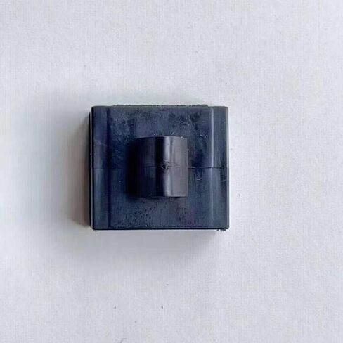 1pcs غطاء المطاط مربع مربع OEM 05156137AA 5156137AA in Saudi Arabia