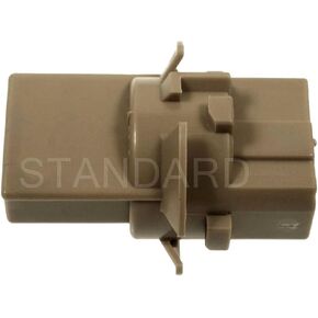 منتجات المحركات القياسية S1734 Stop و Turn and Wanillight Socket in Kuwait