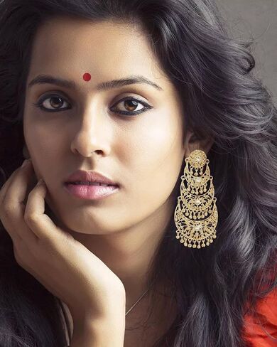 أقراط Jhumkas الهندية للنساء الهنديات بوليوود الثريا القرصية أقراط الذهب العرقي العرقي التقليدي Jhumka jhumki حلقات الزفاف حفل زفاف حفلة موسيقية في المجوهرات in Kuwait