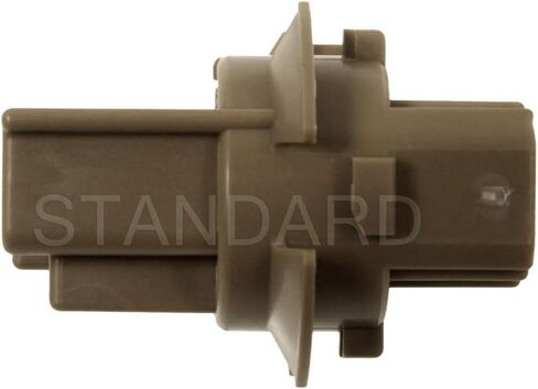 منتجات المحركات القياسية S1734 Stop و Turn and Wanillight Socket in Kuwait