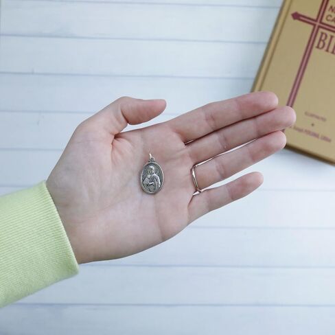 Needzo Silver Toned St. Lucy Medals, Patron Saint of the Blind Pendants, Religious Accessories, 1 Inches (Pack of 5) in Saudi Arabia