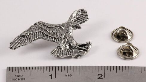 Pewter Osprey العتيقة مع سمك السلمون المرقط في المخالب دبوس B058 in Saudi Arabia