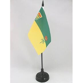 AZ FLAG Saskatchewan Table Flag 4'' x 6'' - Canada - Canadian Region of Saskatchewan Desk Flag 15 x 10 cm - Black Plastic Stick and Base