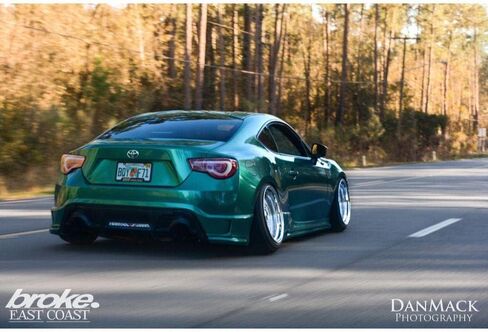 Avery SW900-796-S Gloss Dark Green Pearl 3in × 5in (حجم العينة) فيلم Wrap Supreme Vinyl Car Wrap in Kuwait