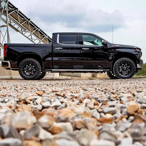 Rough Country 2" Leveling Kit with N3 Struts for Chevy Silverado & GMC Sierra 1500 (2019-2025) - Increase Ground Clearance, Front-to-Rear Leveling in Saudi Arabia
