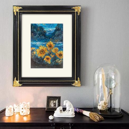 SIMON'S SHOP 8x10 Picture Frame with Mat, Black Picture Frames for Wall and Tabletop, Vintage Picture Frames 8x10 Matted to 5x7 Image in Kuwait