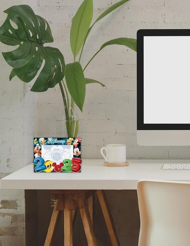 إطار الصورة 4 × 6 بوصات ، عرض صور كلاسيكي ، مجموعة 2025 ، لذكريات العطلات العزيزة Mickey & Gang in Saudi Arabia